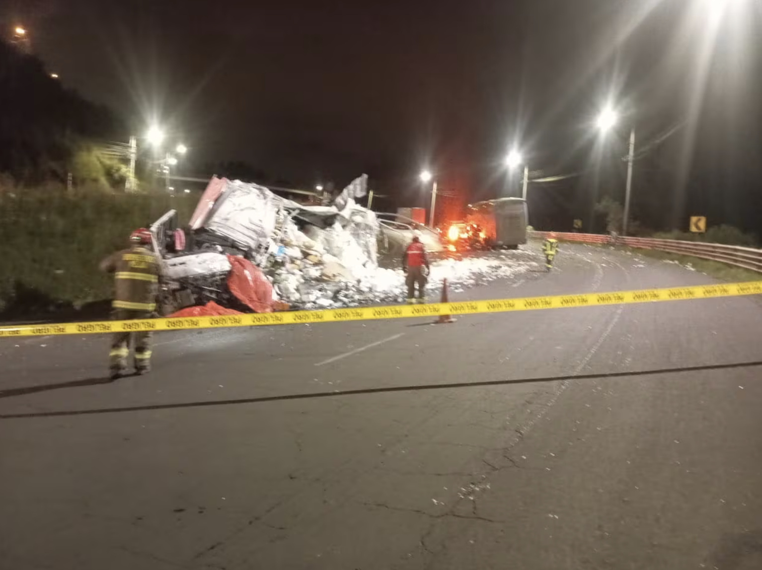 Grave accidente en la Panamericana Sur deja dos fallecidos y siete ...