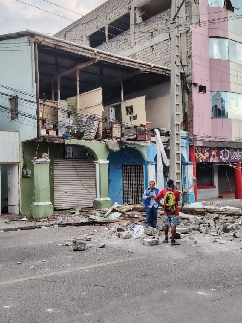 Varios inmuebles quedaron afectados en la ciudad de Esmeraldas por el temblor.