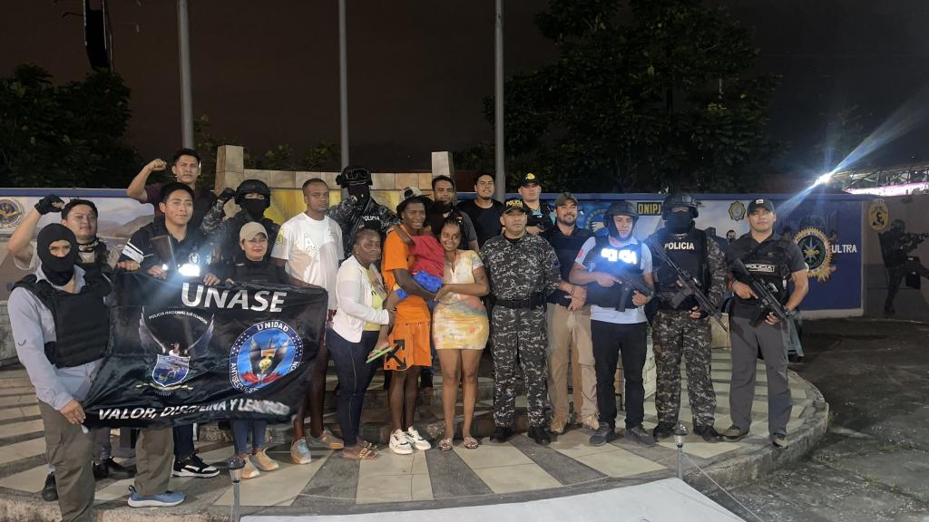 Personal de la UNASE liberó a la familia de Jackson Rodríguez.