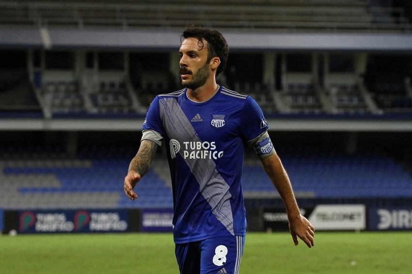 La línea uruguaya sería considerada para reforzar al "Bombillo"