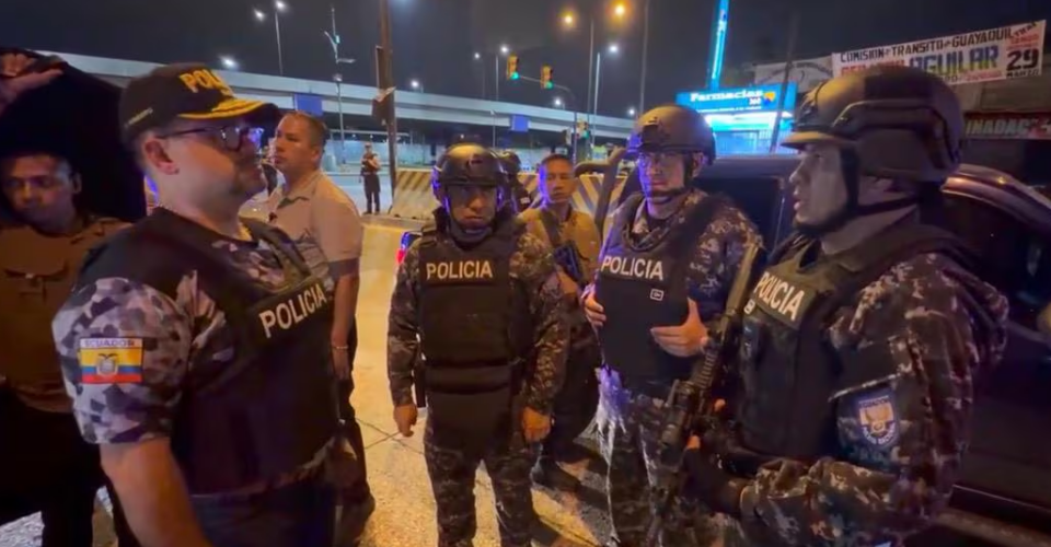 Primera noche de toque de queda deja 33 detenidos en la Zona 8 ...